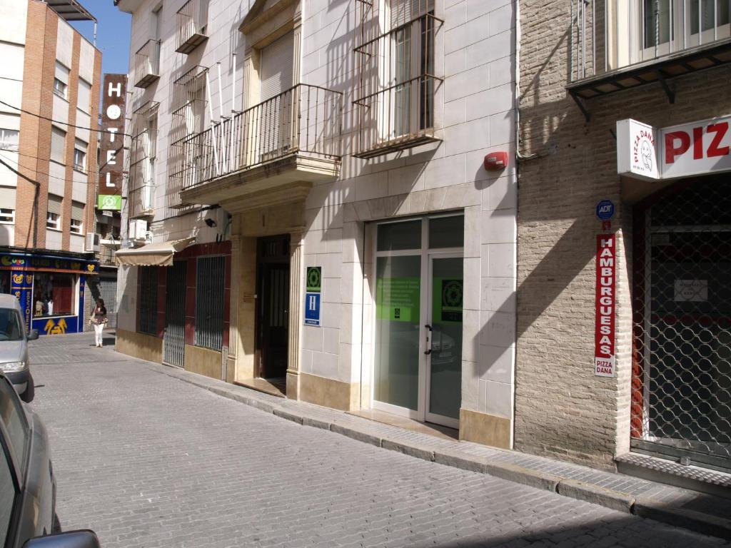 Hotel Al-Yussana Lucena Extérieur photo