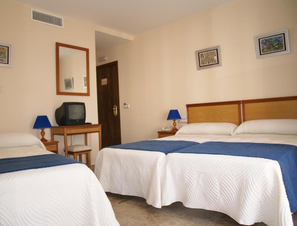Hotel Al-Yussana Lucena Chambre photo