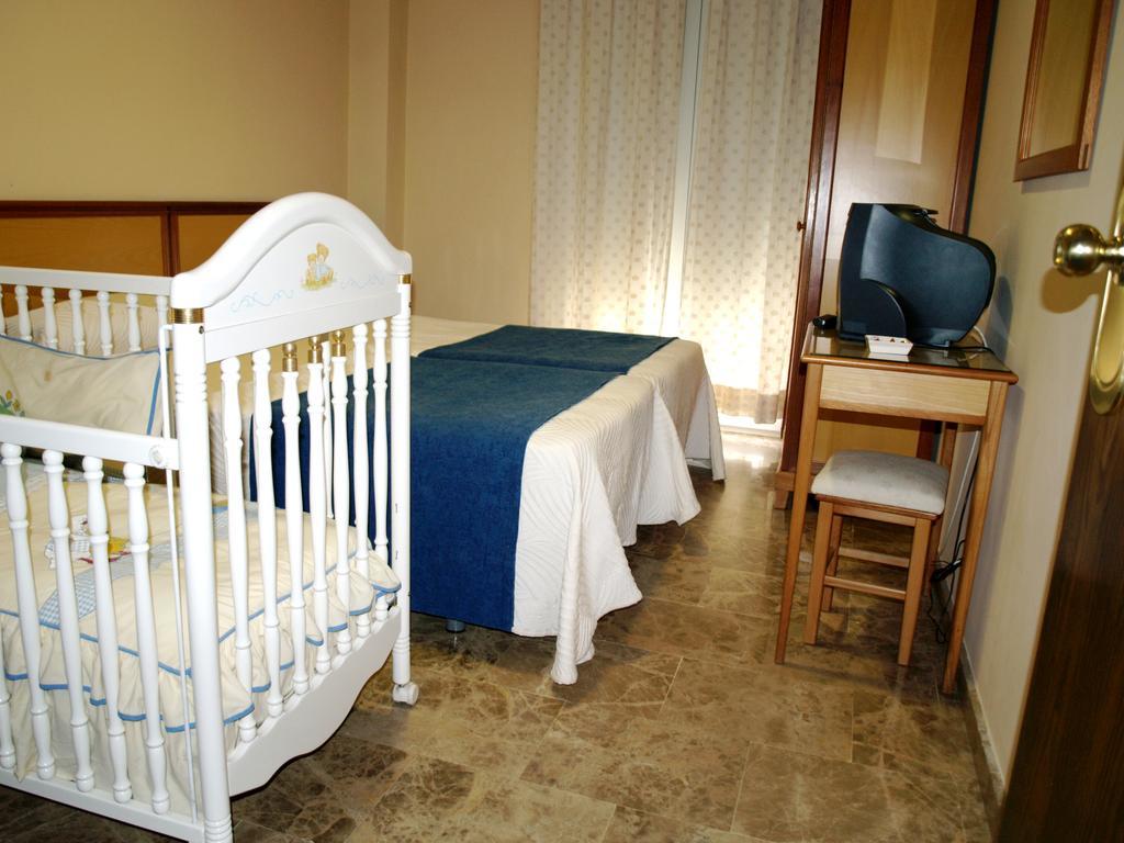 Hotel Al-Yussana Lucena Extérieur photo