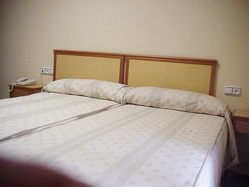 Hotel Al-Yussana Lucena Extérieur photo