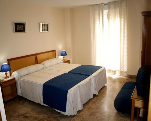 Hotel Al-Yussana Lucena Extérieur photo