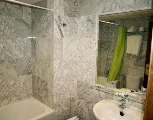 Hotel Al-Yussana Lucena Extérieur photo