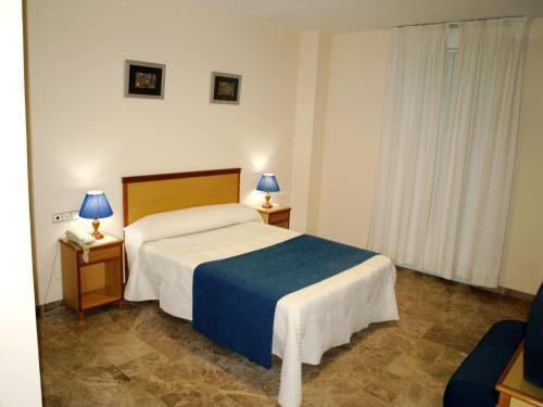 Hotel Al-Yussana Lucena Extérieur photo